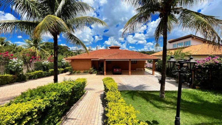 Casa em Condomínio à venda no Quinta da Alvorada: