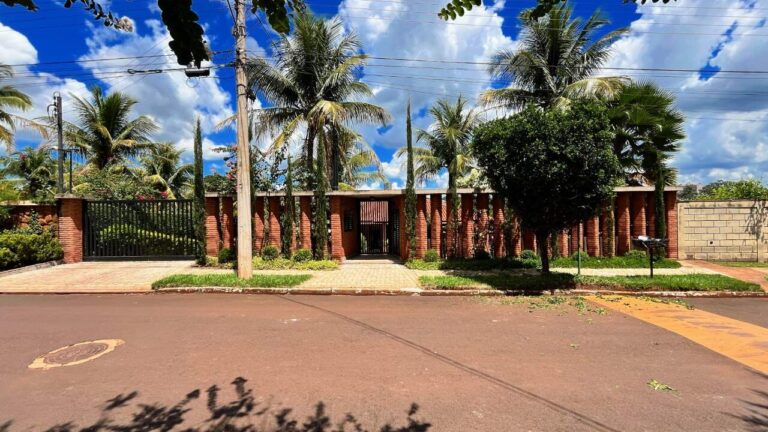 Casa em Condomínio à venda no Quinta da Alvorada: