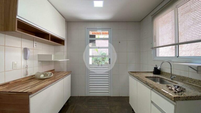 Casa em Condomínio para aluguel no Vila do Golfe: