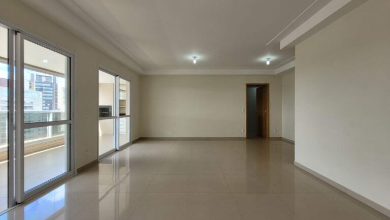 Apartamento à venda no Condomínio Itamaraty: Sala