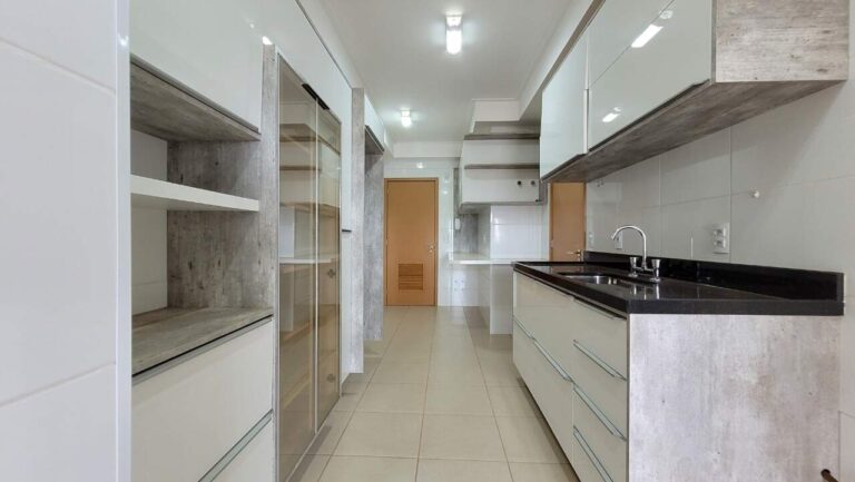 Apartamento à venda no Condomínio Itamaraty: Cozinha