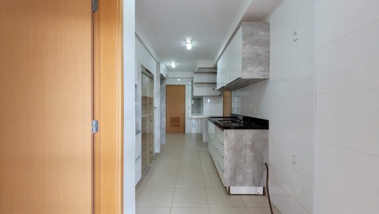 Apartamento à venda no Condomínio Itamaraty: Cozinha