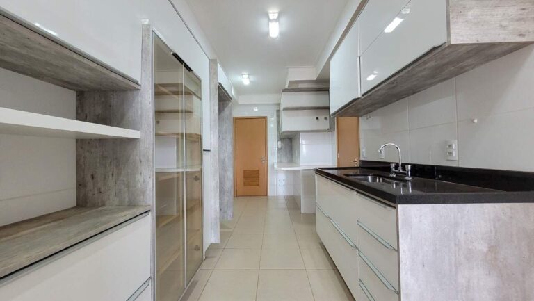 Apartamento à venda no Condomínio Itamaraty: Cozinha