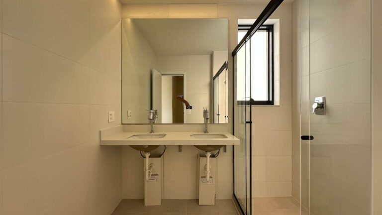 Apartamento à venda no Vila do Golfe: Banheiro su te master
