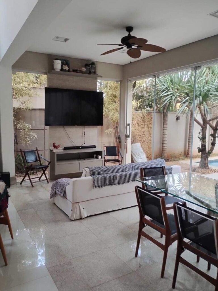 Casa em Condomínio à venda no Jardim Botânico: