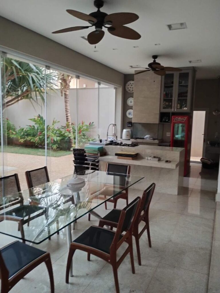 Casa em Condomínio à venda no Jardim Botânico:
