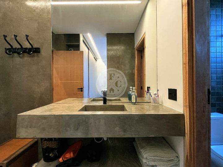 Casa em Condomínio à venda no Vila do Golfe: Banheiro su te 3