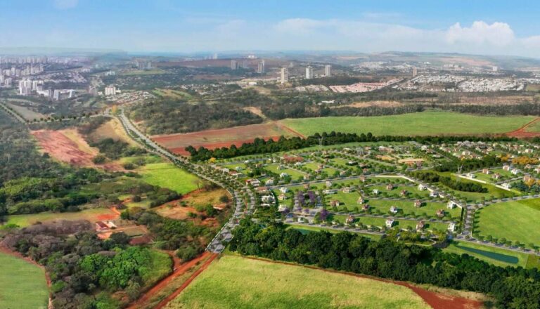 Terreno em Condomínio à venda no Vila do Golfe: