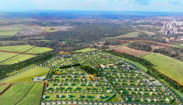 Terreno em Condomínio à venda no Vila do Golfe: