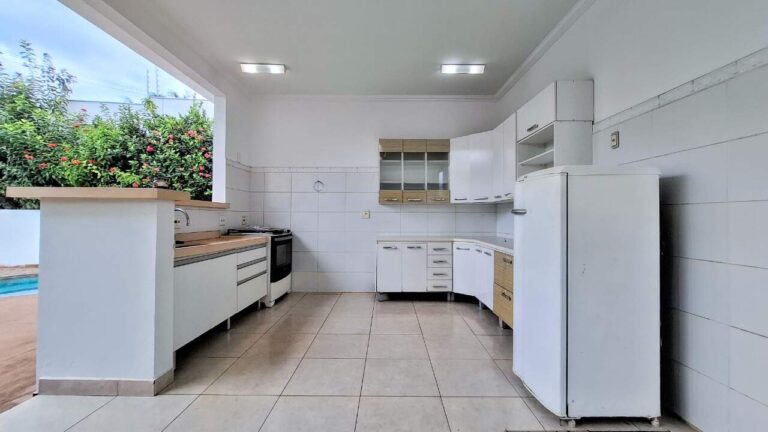 Casa em Condomínio para aluguel no Jardim Botânico: