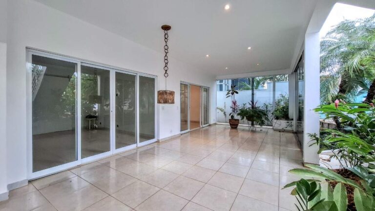 Casa em Condomínio para aluguel no Jardim Botânico: