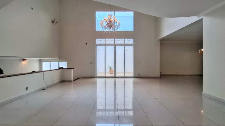 Casa em Condomínio para aluguel no Jardim Botânico: