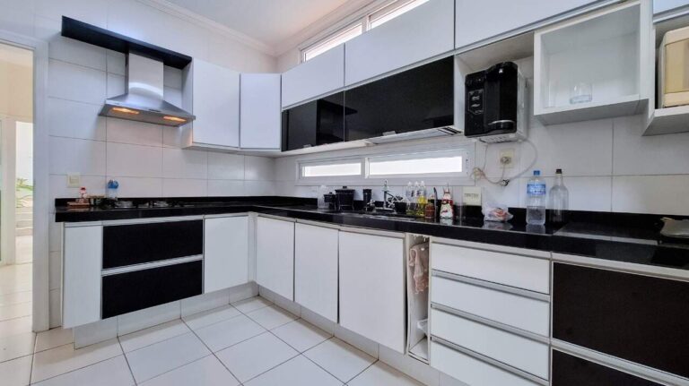 Casa em Condomínio para aluguel no Jardim Botânico: