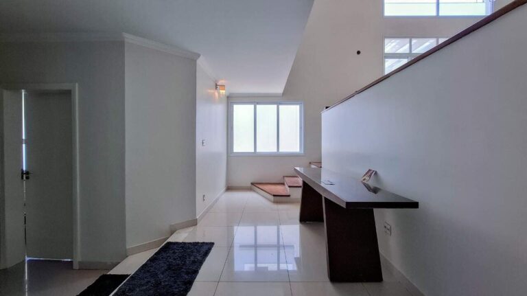 Casa em Condomínio para aluguel no Jardim Botânico: