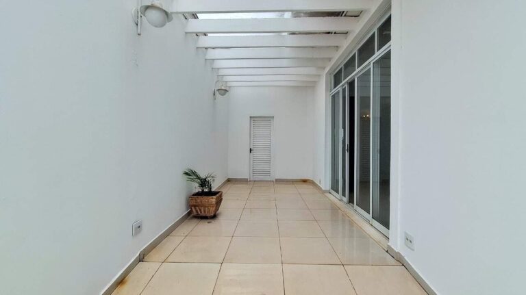 Casa em Condomínio para aluguel no Jardim Botânico: