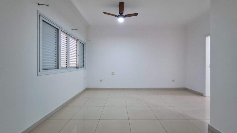 Casa em Condomínio para aluguel no Jardim Botânico: