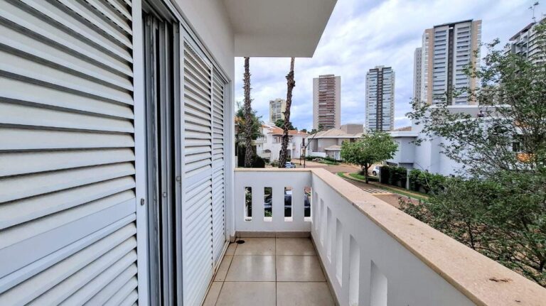 Casa em Condomínio para aluguel no Jardim Botânico: