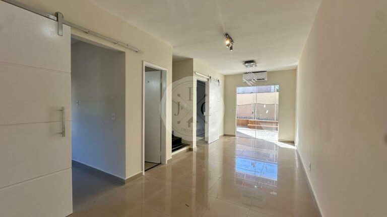 Casa em Condomínio para aluguel no Vila do Golfe: