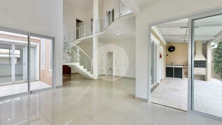 Casa em Condomínio à venda no Vila do Golfe: