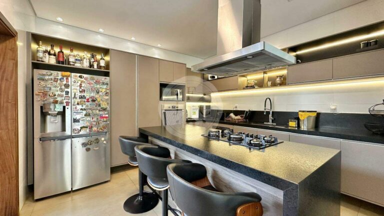 Casa em Condomínio para aluguel no Residencial e Empresarial Alphaville: