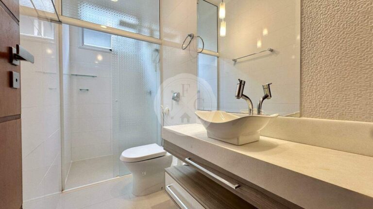 Casa em Condomínio para aluguel no Recreio das Acácias: