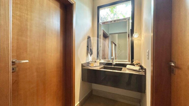 Casa em Condomínio para aluguel no Residencial e Empresarial Alphaville: