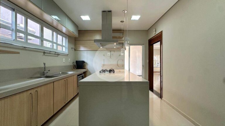 Casa em Condomínio para aluguel no Recreio das Acácias: