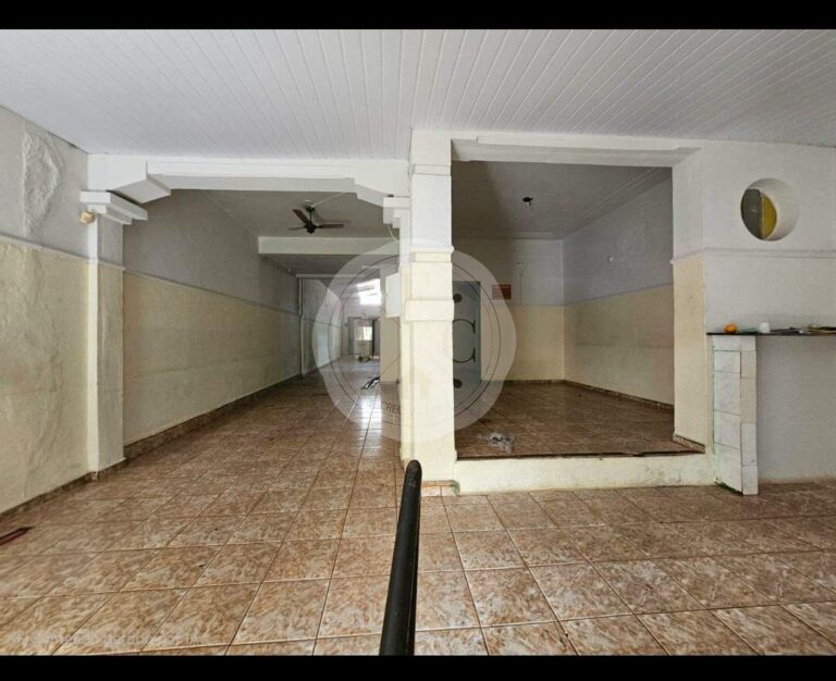 Casa Comercial à venda no Centro: