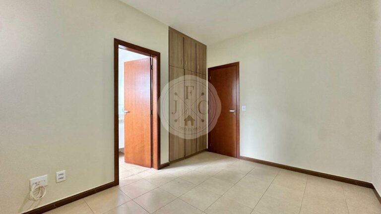 Casa em Condomínio para aluguel no Recreio das Acácias: