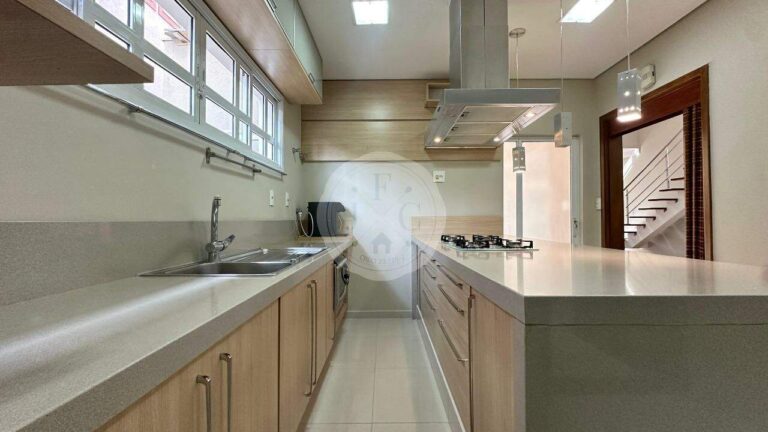 Casa em Condomínio para aluguel no Recreio das Acácias: