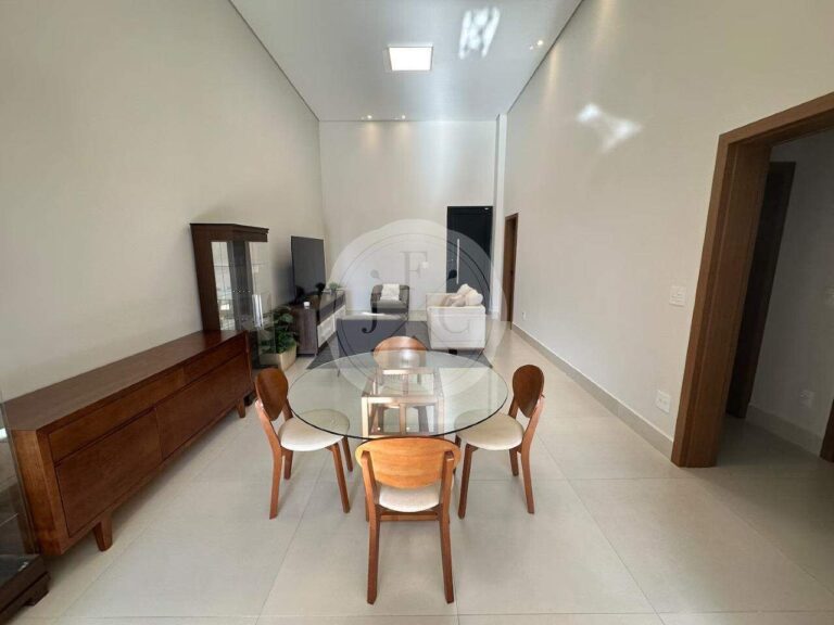 Casa em Condomínio à venda no Quinta da Mata: