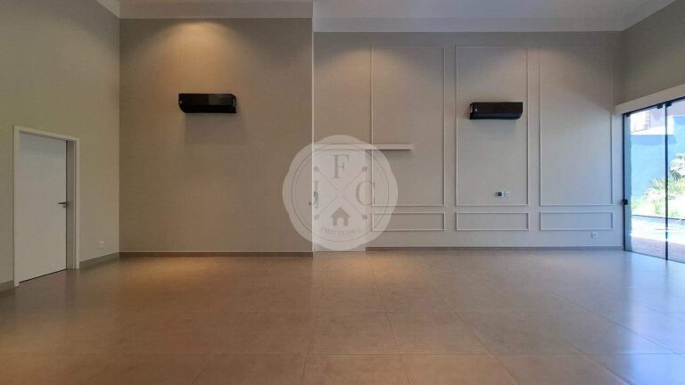 Casa em Condomínio para aluguel no Residencial e Empresarial Alphaville: