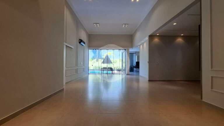 Casa em Condomínio para aluguel no Residencial e Empresarial Alphaville: