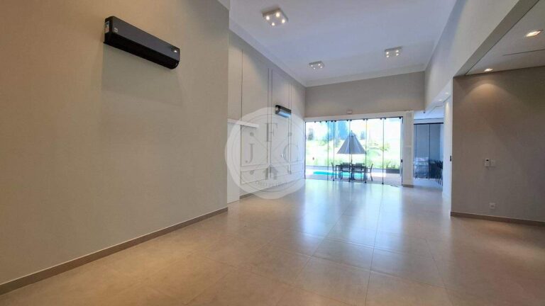 Casa em Condomínio para aluguel no Residencial e Empresarial Alphaville: