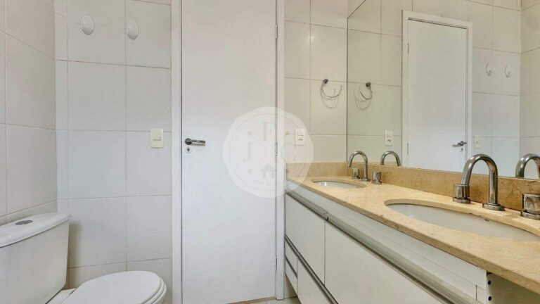 Casa em Condomínio à venda no Vila do Golfe: