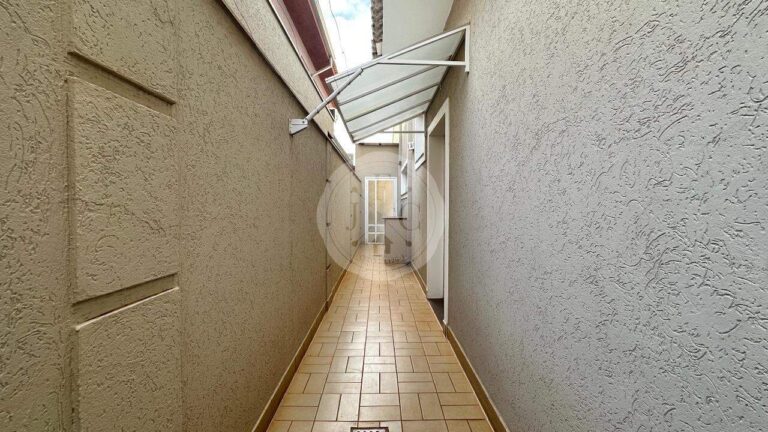 Casa em Condomínio para aluguel no Recreio das Acácias: