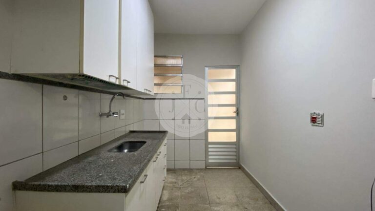 Casa em Condomínio para aluguel no Jardim dos Gerânios: