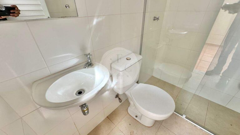 Casa em Condomínio para aluguel no Recreio das Acácias: