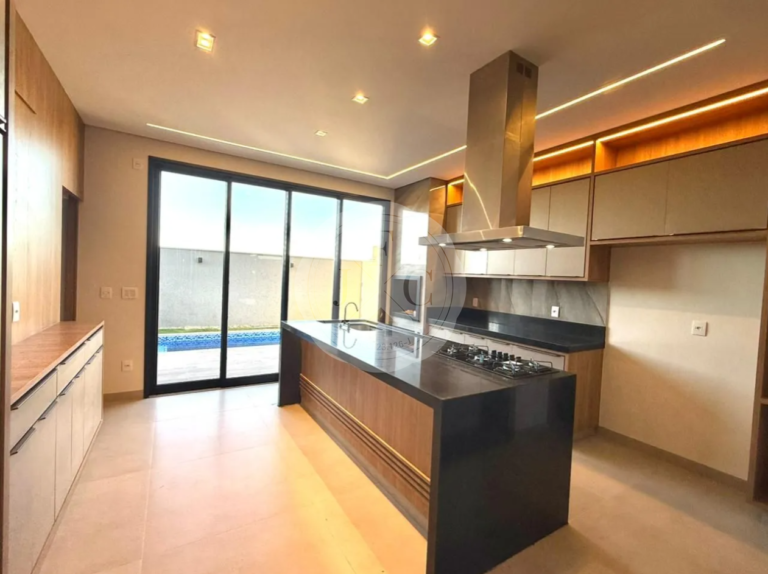 Casa em Condomínio à venda no Vila do Golfe: