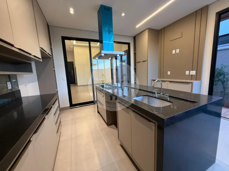 Casa em Condomínio à venda no Vila do Golfe: