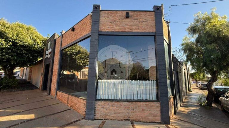 Casa Comercial para aluguel no Jardim América:
