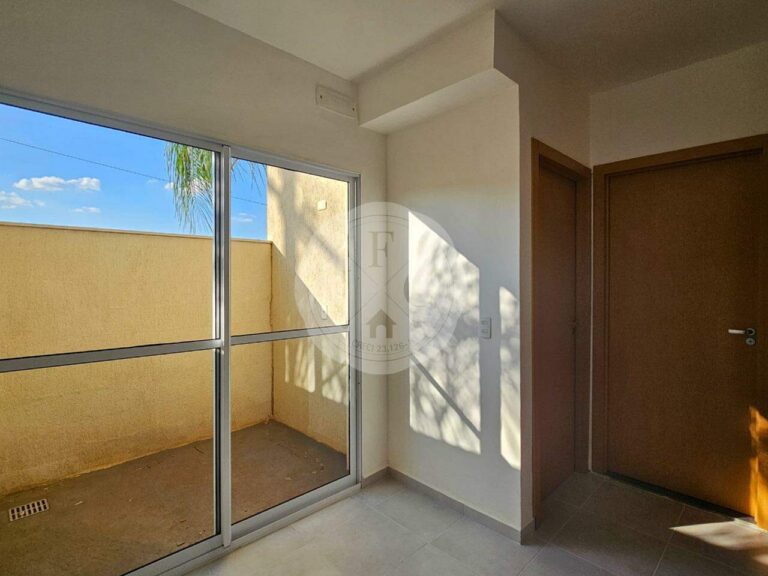 Apartamento à venda no Recreio das Acácias: Sacada /quintal
