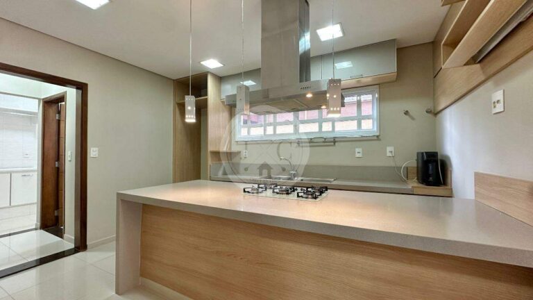 Casa em Condomínio para aluguel no Recreio das Acácias: