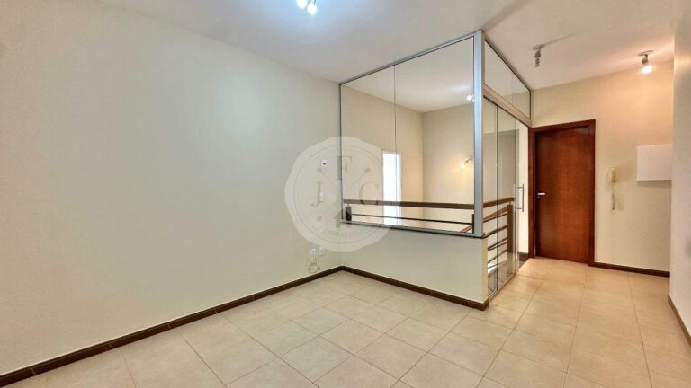 Casa em Condomínio para aluguel no Recreio das Acácias: