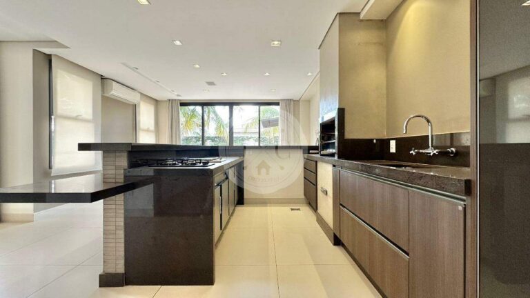 Casa em Condomínio à venda no Jardim Botânico: