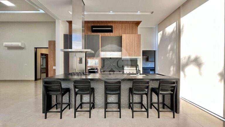 Casa em Condomínio para aluguel no Residencial e Empresarial Alphaville: