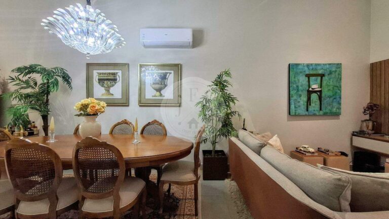 Casa em Condomínio à venda no Jardim Valência: