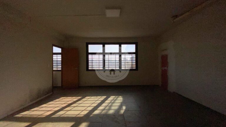 Prédio Comercial à venda no Vila Seixas:
