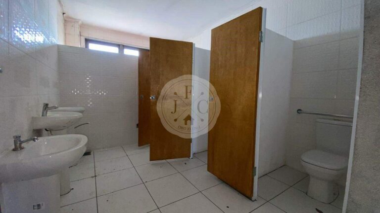Prédio Comercial à venda no Vila Seixas: