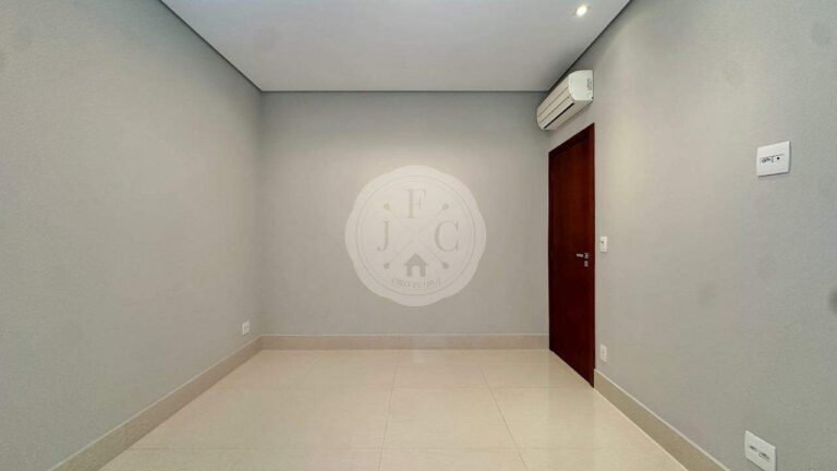 Casa em Condomínio para aluguel no Residencial e Empresarial Alphaville: